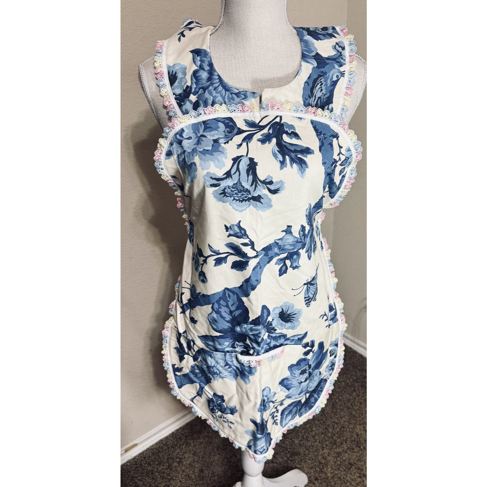 VTG 70s Bib Apron Blue floral pockets Cottagecore Pinafore Ruffles MCM Tradwife